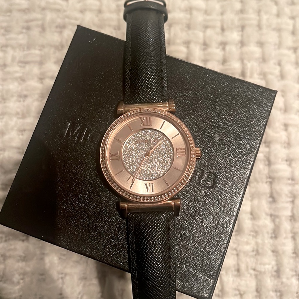 Michael Kors Catlin watch rose gold tone dial.